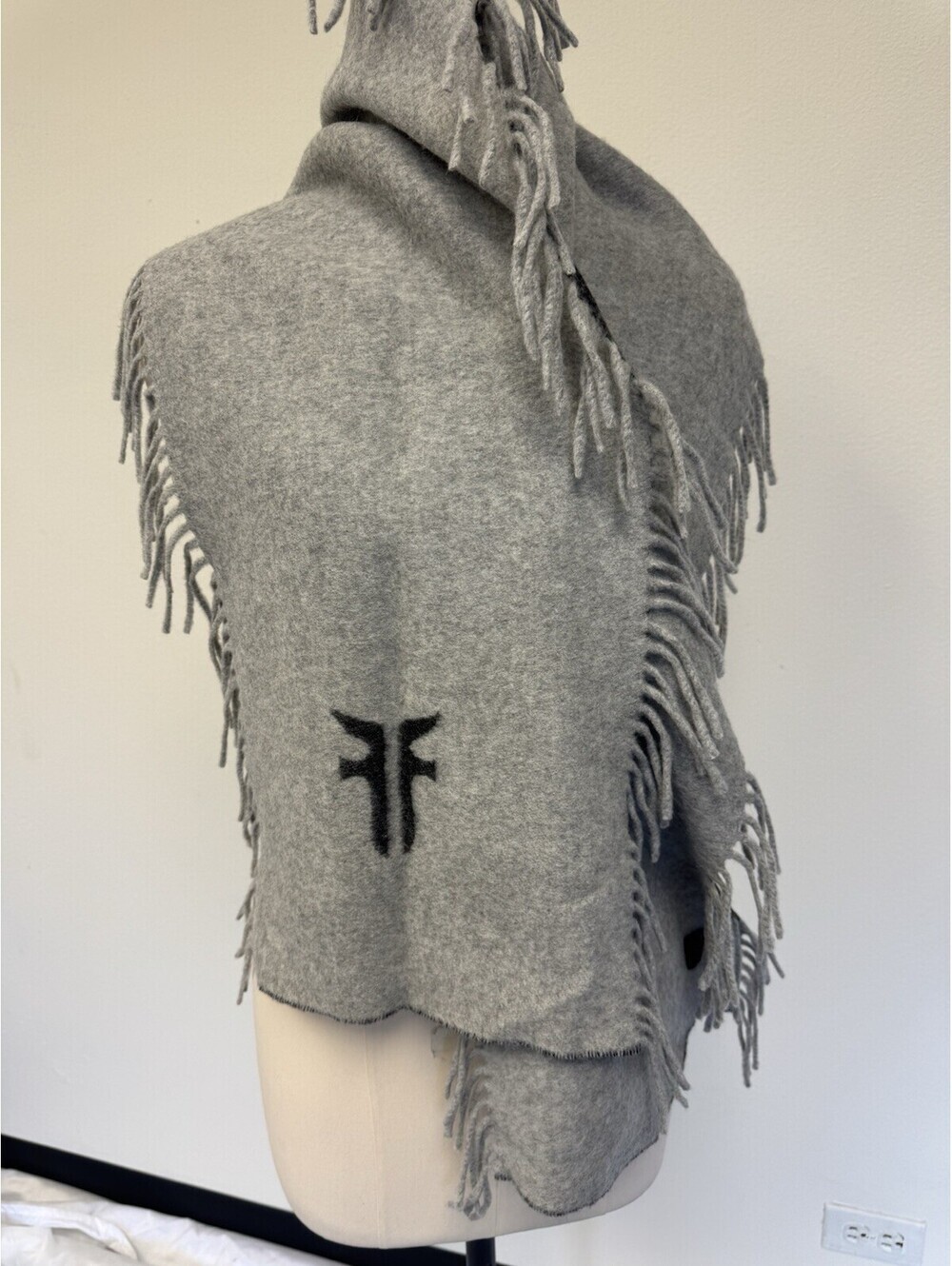 Frye Wool Cashmere Large Scarf W Fringe Reversible Gray